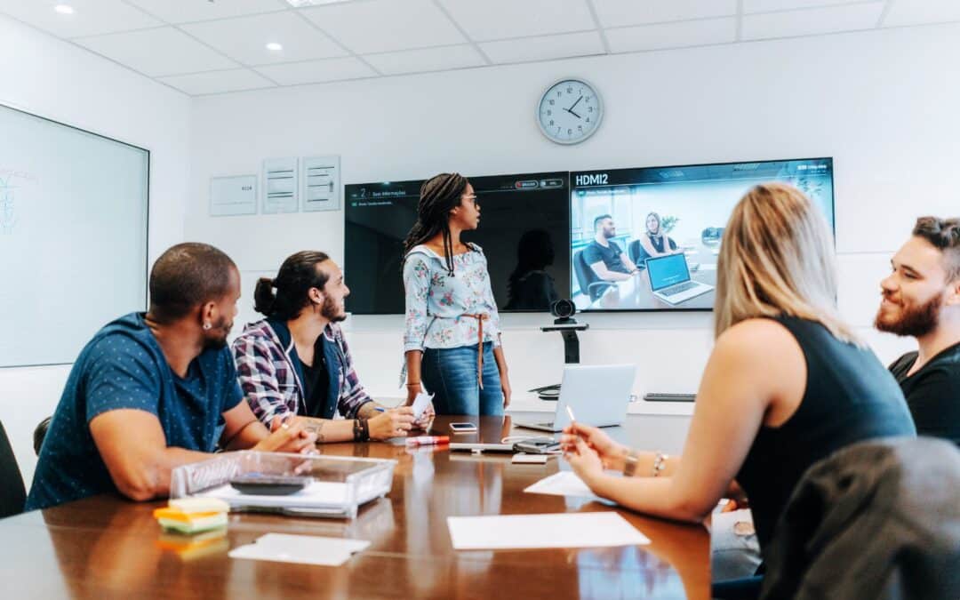How a Hosted VoIP Provider System Can Benefit Your Business