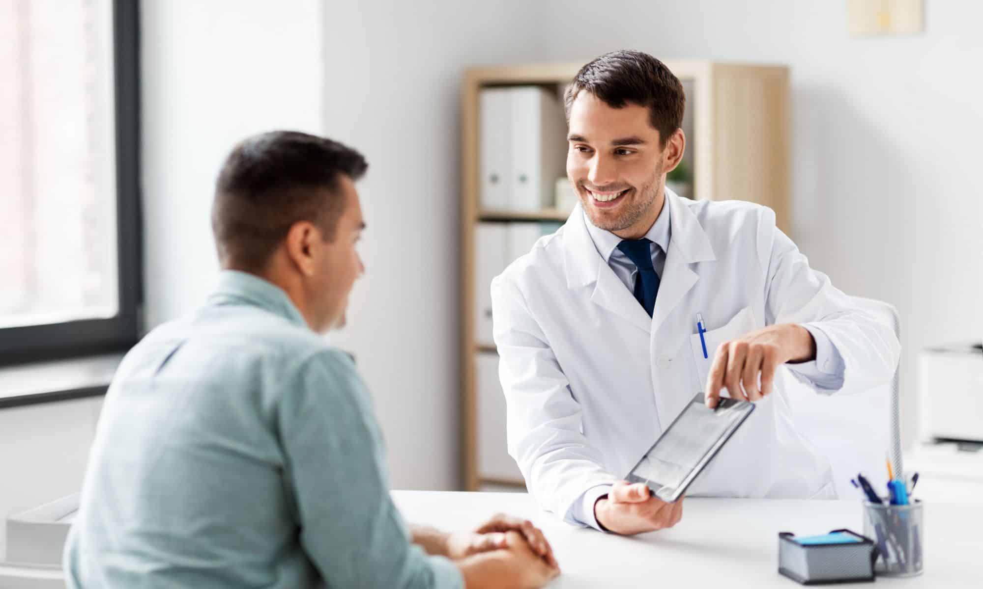 healthcare - Secure Patient Information docter talking to patient