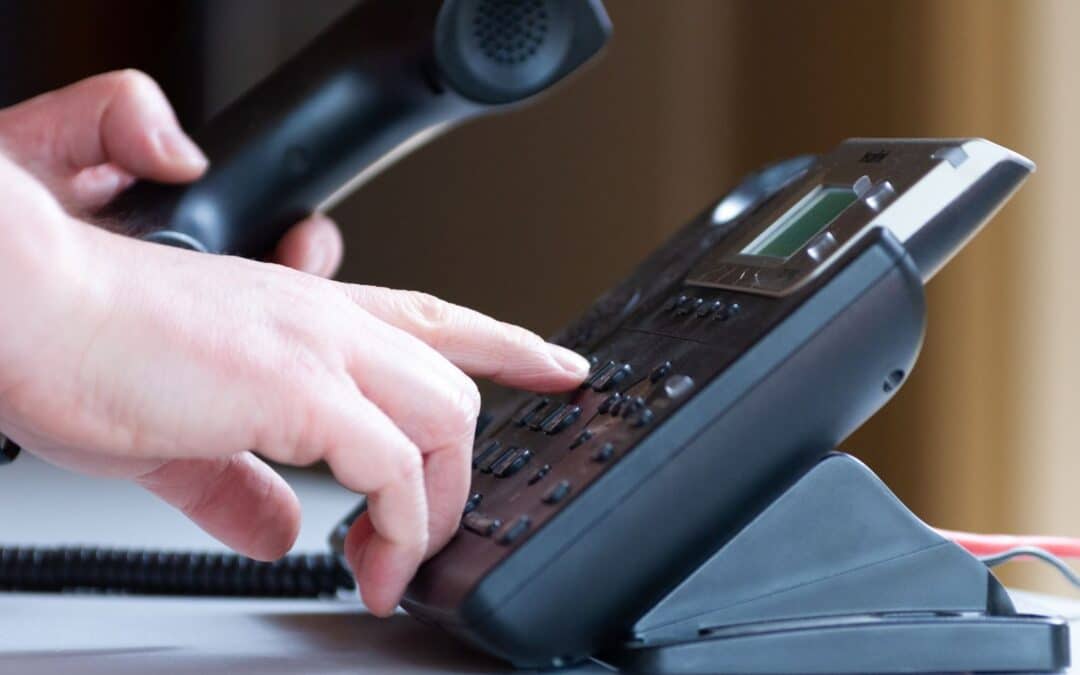 How a Hosted VoIP Provider System Can Benefit Your Business